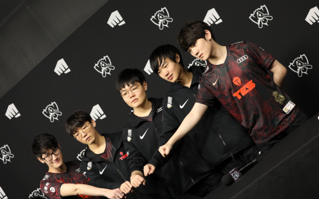 更多交集和 更多交集和